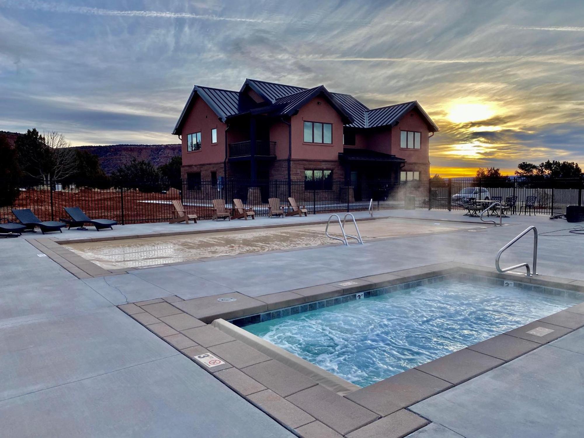 Beautiful Group Lodge With Private Pool In Kanab, Ut Esterno foto